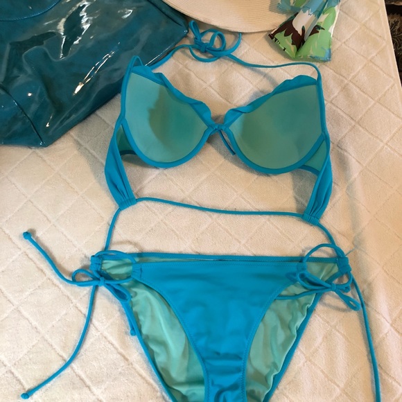 Victoria Secret sky blue bikini 34D S/P bottom - Picture 5 of 7